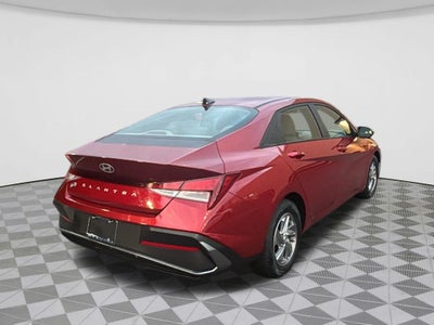 2024 Hyundai ELANTRA SE