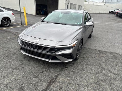2025 Hyundai ELANTRA Limited