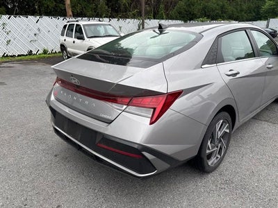 2025 Hyundai ELANTRA Limited