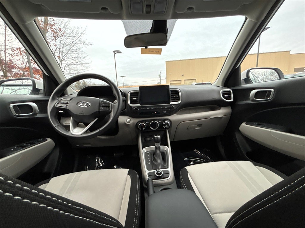 2025 Hyundai VENUE SEL