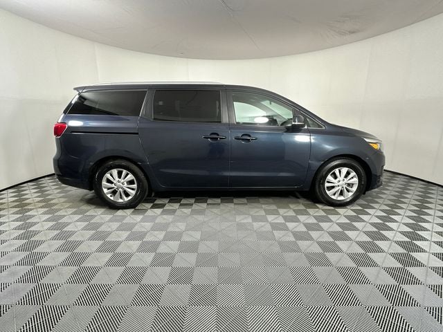 2015 Kia Sedona LX