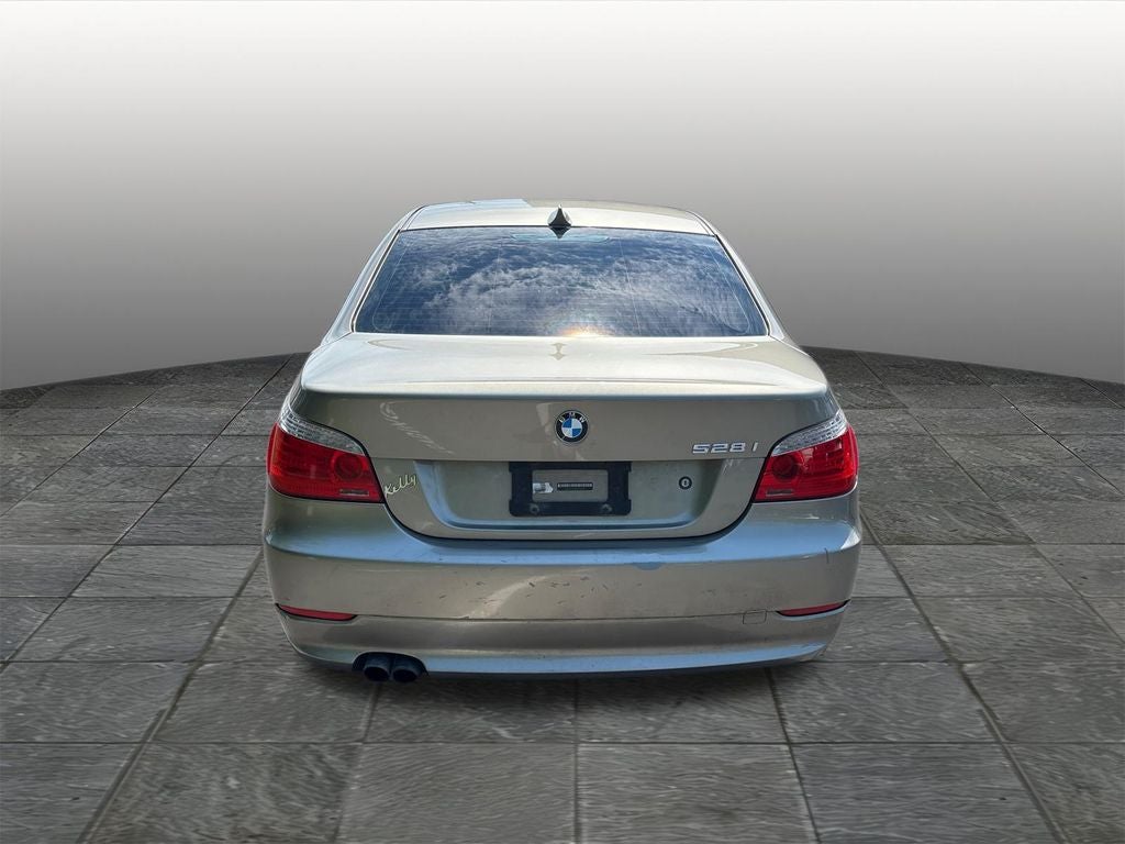2010 BMW 5 Series 528i xDrive