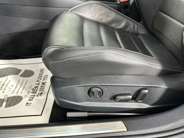 2019 Volkswagen Golf R DCC & Navigation 4Motion
