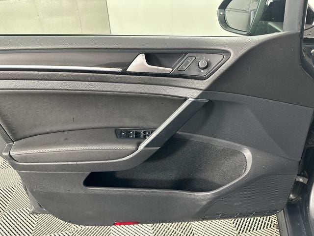 2019 Volkswagen Golf R DCC & Navigation 4Motion