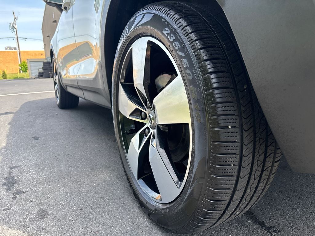2020 Volvo XC40 Momentum