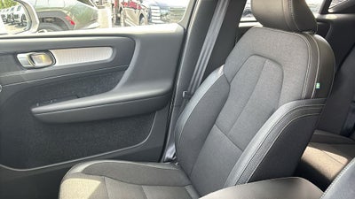 2020 Volvo XC40 Momentum