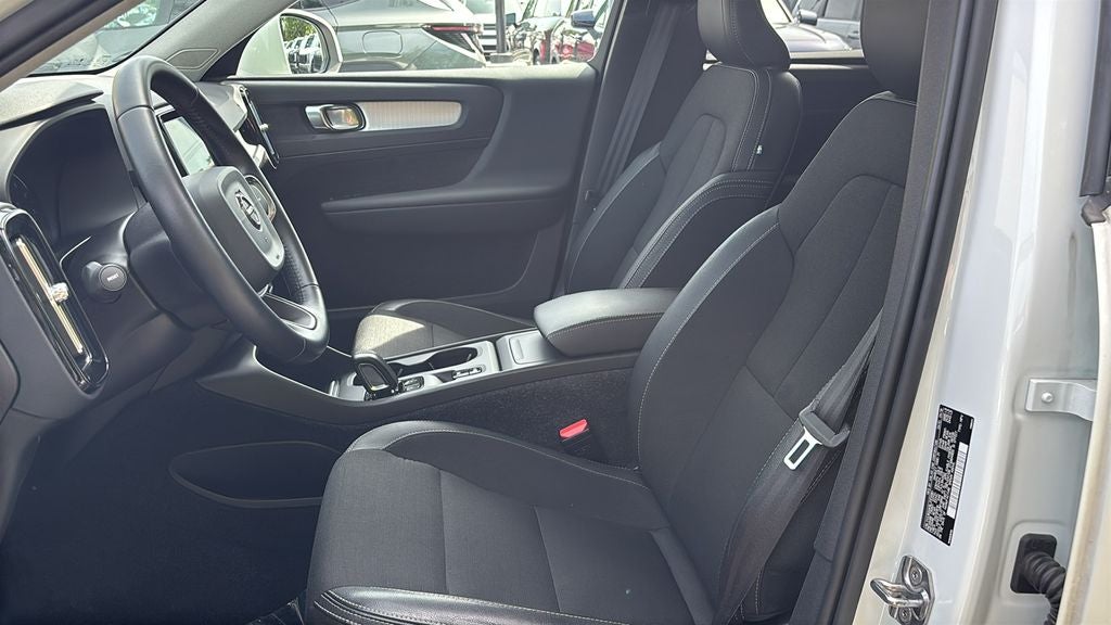 2020 Volvo XC40 Momentum