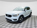 2020 Volvo XC40 Momentum