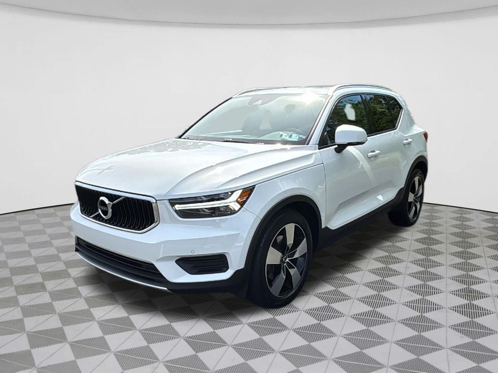 2020 Volvo XC40 Momentum