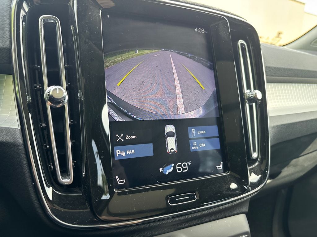2020 Volvo XC40 Momentum