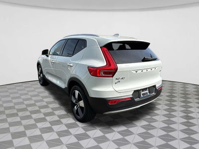 2020 Volvo XC40 Momentum