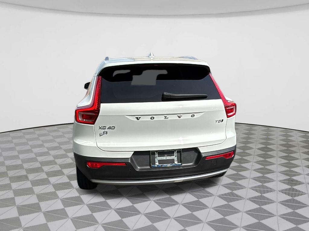 2020 Volvo XC40 Momentum