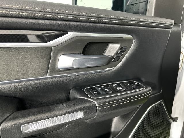 2020 RAM 1500 Laramie Crew Cab 4x4 5'7" Box