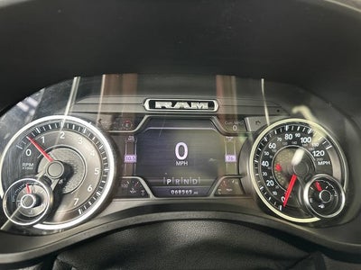 2020 RAM 1500 Laramie Crew Cab 4x4 5'7" Box