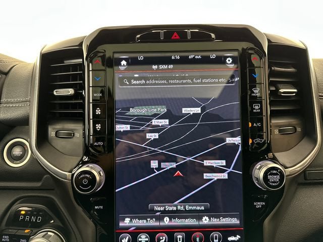 2020 RAM 1500 Laramie Crew Cab 4x4 5'7" Box