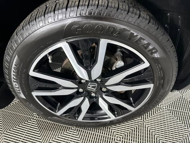 2019 Honda Pilot Touring 8-Passenger