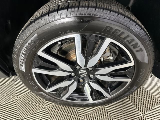 2019 Honda Pilot Touring 8-Passenger