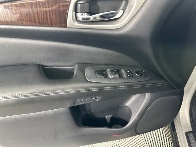 2015 Nissan Pathfinder SL