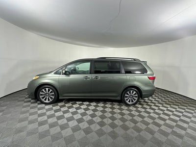 2020 Toyota Sienna XLE