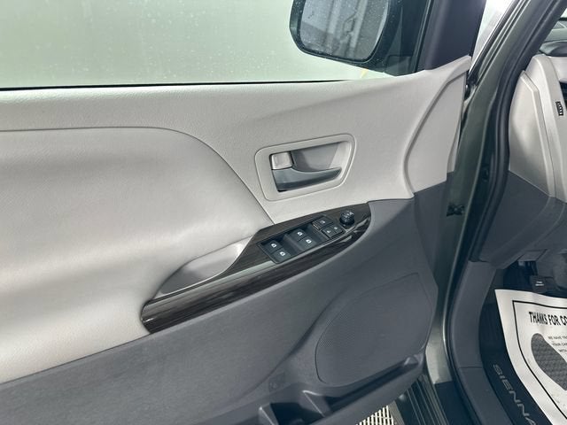 2020 Toyota Sienna XLE