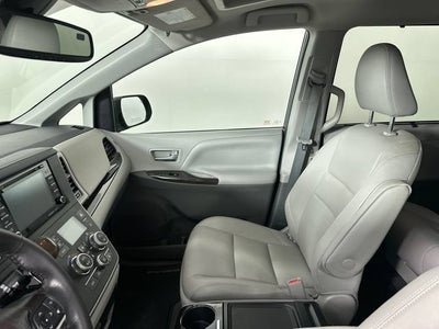 2020 Toyota Sienna XLE