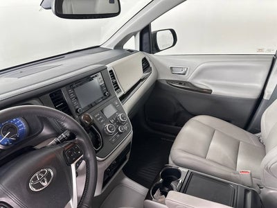 2020 Toyota Sienna XLE