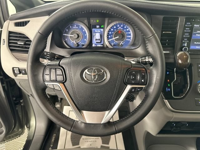 2020 Toyota Sienna XLE