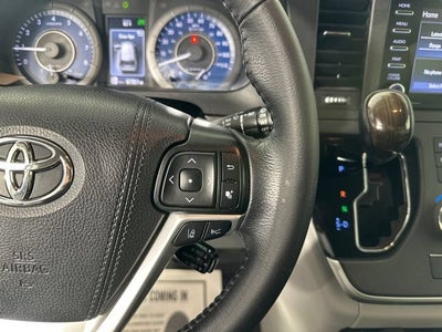 2020 Toyota Sienna XLE