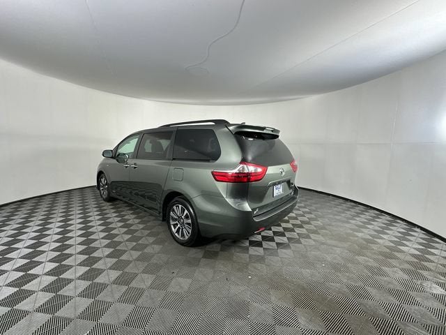 2020 Toyota Sienna XLE