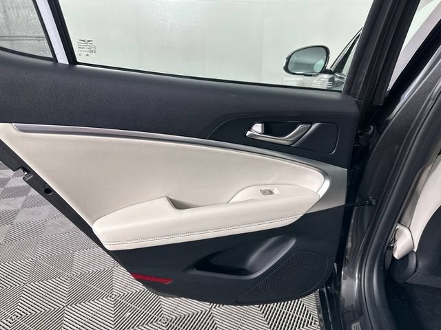 2025 Genesis G70 2.5T RWD