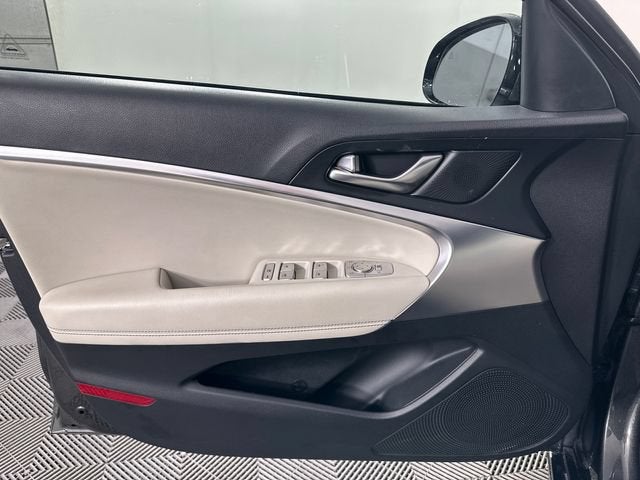 2025 Genesis G70 2.5T RWD