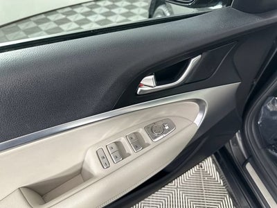 2025 Genesis G70 2.5T RWD