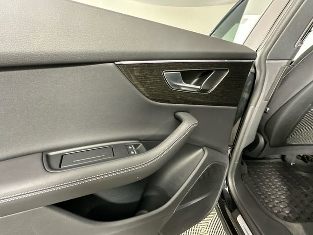 2024 Audi Q8 Premium Plus