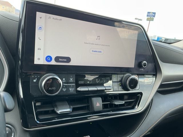 2023 Toyota Highlander Hybrid Bronze Edition