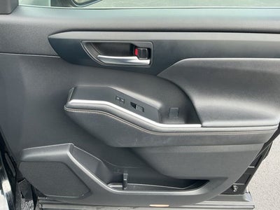 2023 Toyota Highlander Hybrid Bronze Edition