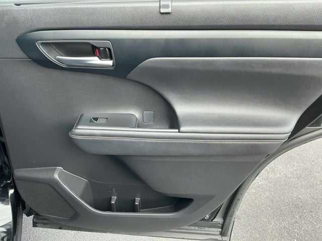 2023 Toyota Highlander Hybrid Bronze Edition