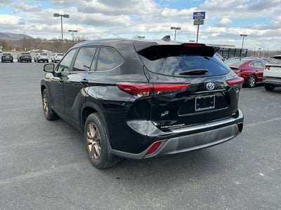2023 Toyota Highlander Hybrid Bronze Edition