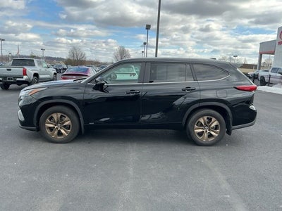 2023 Toyota Highlander Hybrid Bronze Edition