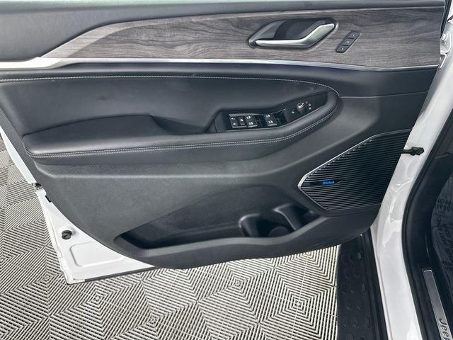 2022 Jeep Grand Cherokee Overland