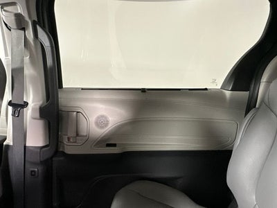 2022 Toyota Sienna XLE 8 Passenger