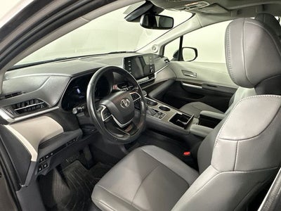 2022 Toyota Sienna XLE 8 Passenger