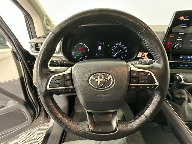 2022 Toyota Sienna XLE 8 Passenger