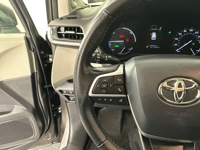 2022 Toyota Sienna XLE 8 Passenger