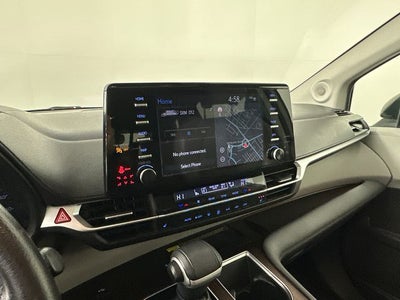 2022 Toyota Sienna XLE 8 Passenger