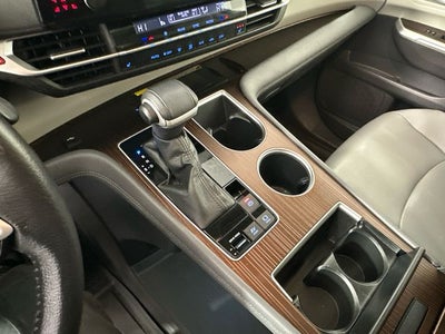 2022 Toyota Sienna XLE 8 Passenger