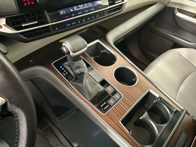 2022 Toyota Sienna XLE 8 Passenger