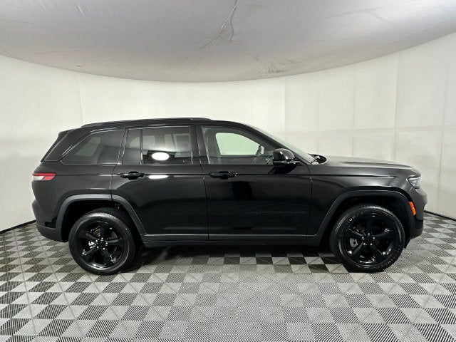 2022 Jeep Grand Cherokee Altitude