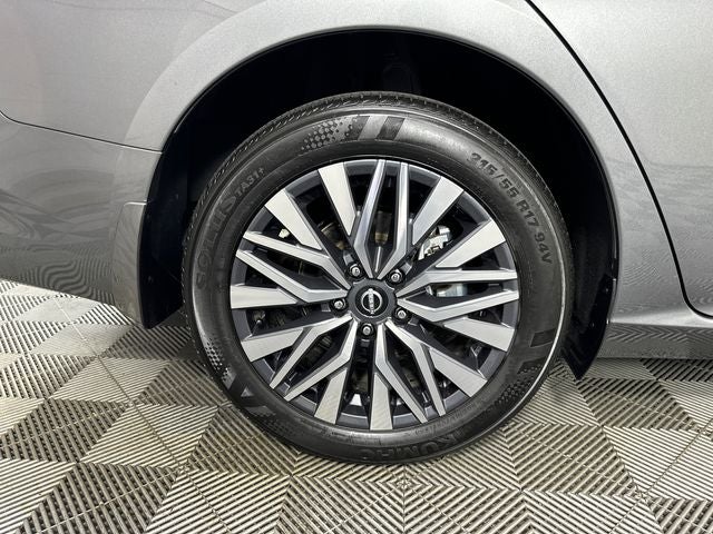 2024 Nissan Altima 2.5 SV Premium Package