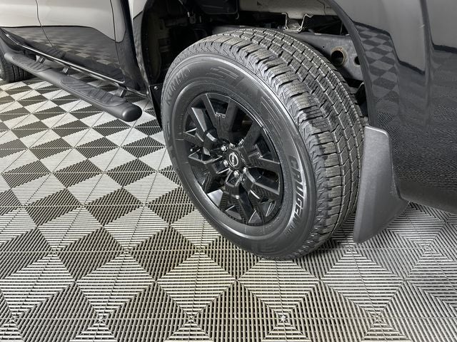 2023 Nissan Frontier SV Midnight Edition & Technology Package