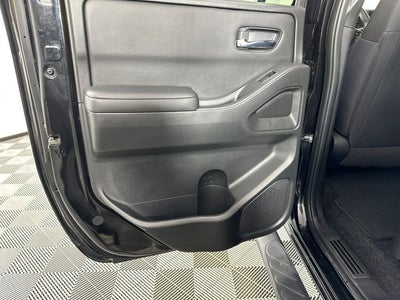 2023 Nissan Frontier SV Midnight Edition & Technology Package